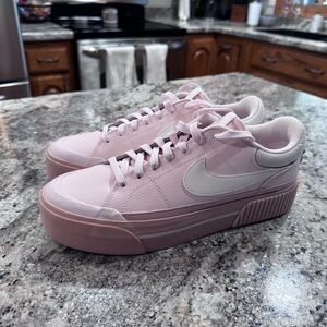Nike Women's Pink Sneakers